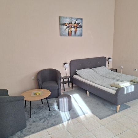 Mainstreet Apartman 수보티차 외부 사진