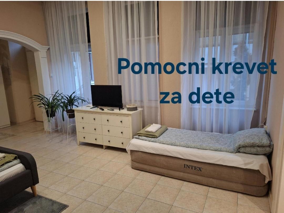 Mainstreet Apartman 수보티차 외부 사진